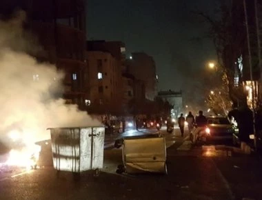 Ιράν: Ένας αστυνομικός σκοτώθηκε και άλλοι τρεις συνάδελφοί του τραυματίστηκαν από πυρά διαδηλωτή